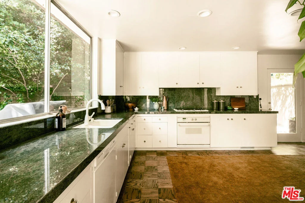 Photo of 832 Canon Drive