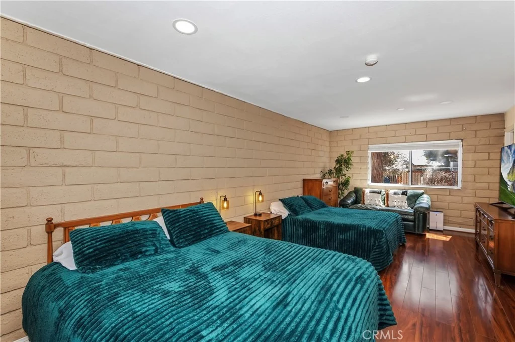Photo of 1100 Cedar Mountain