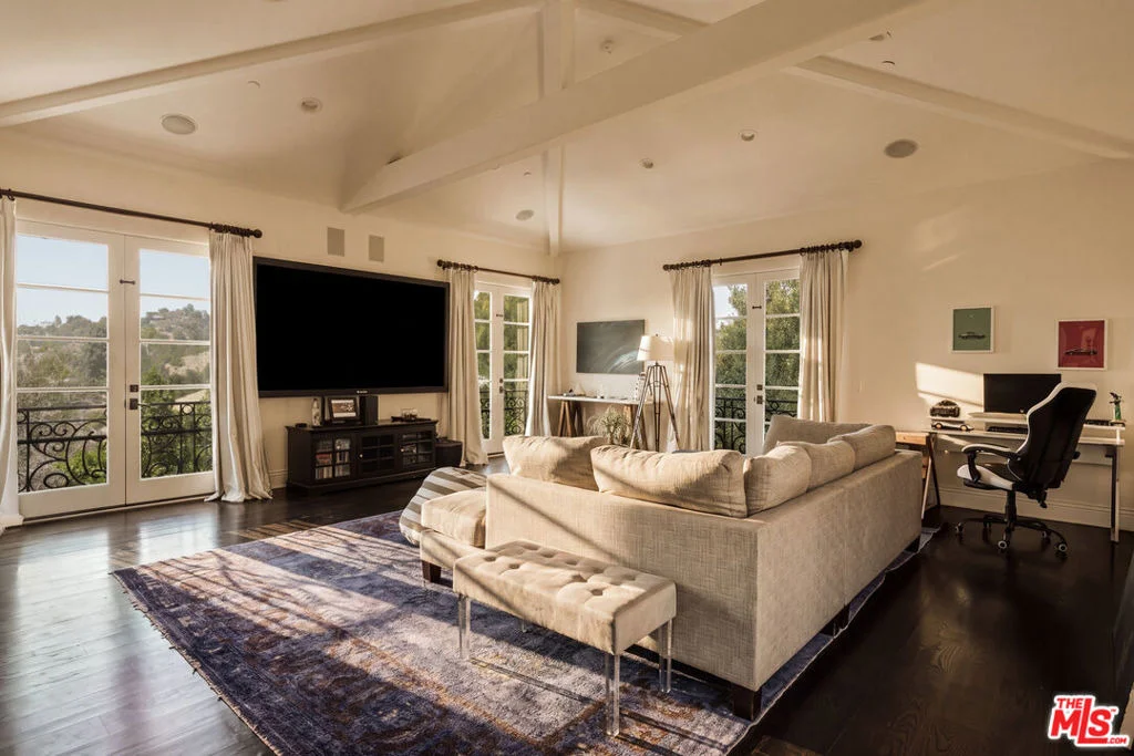 Photo of 2481 Summitridge Drive