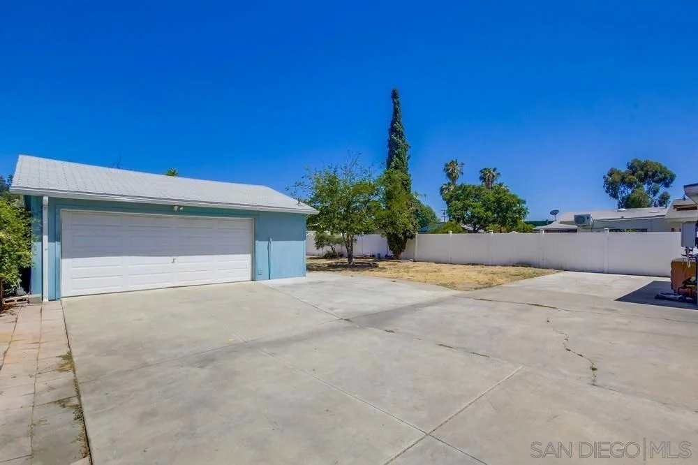 Photo of 8749 Cottonwood Avenue