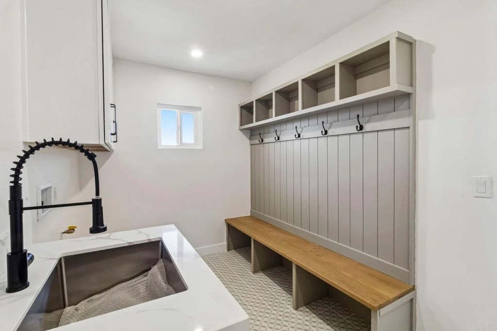 Photo of 221 Colina