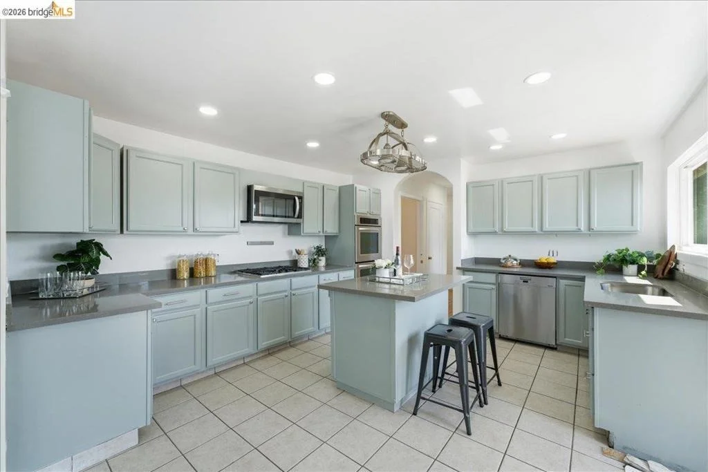 Photo of 2721 Hidden Ln