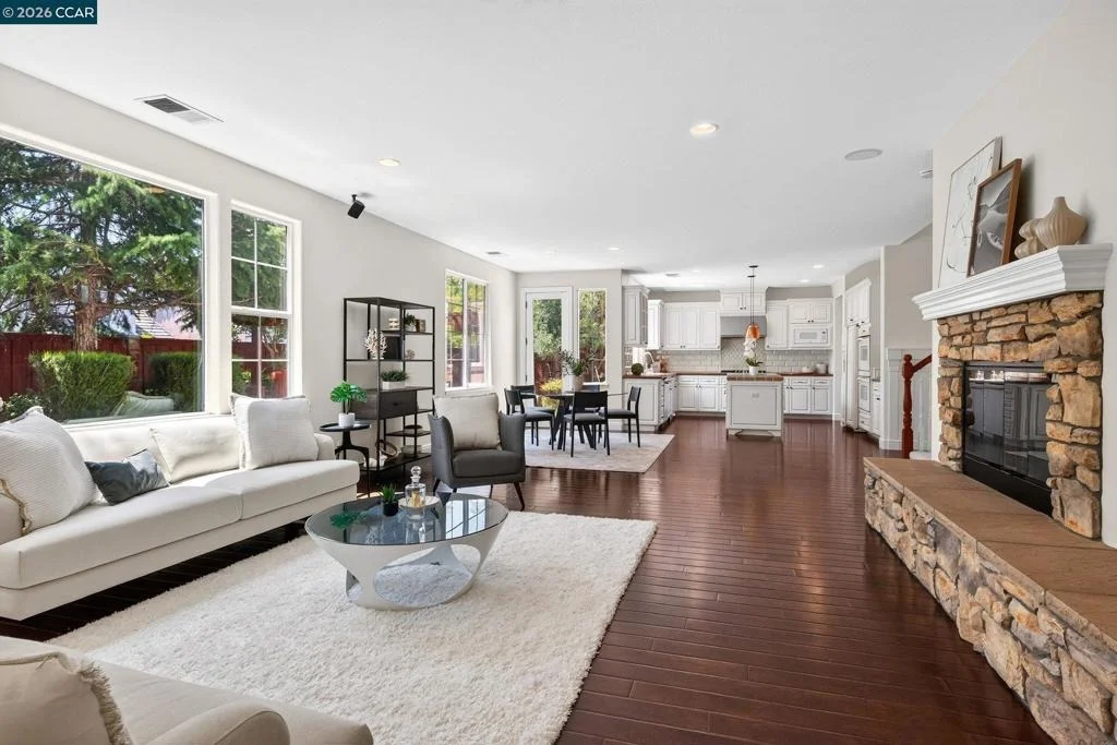 Photo of 3086 Hastings Way