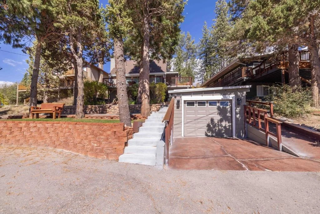 Photo of 42948 Moonridge Road