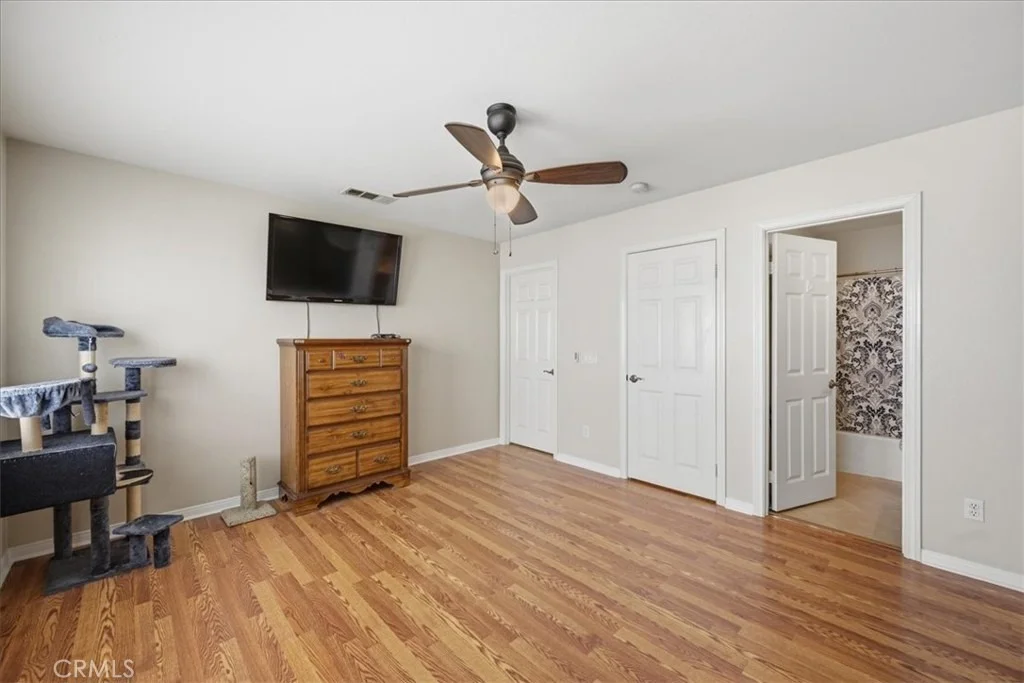 Photo of 37052 Almond