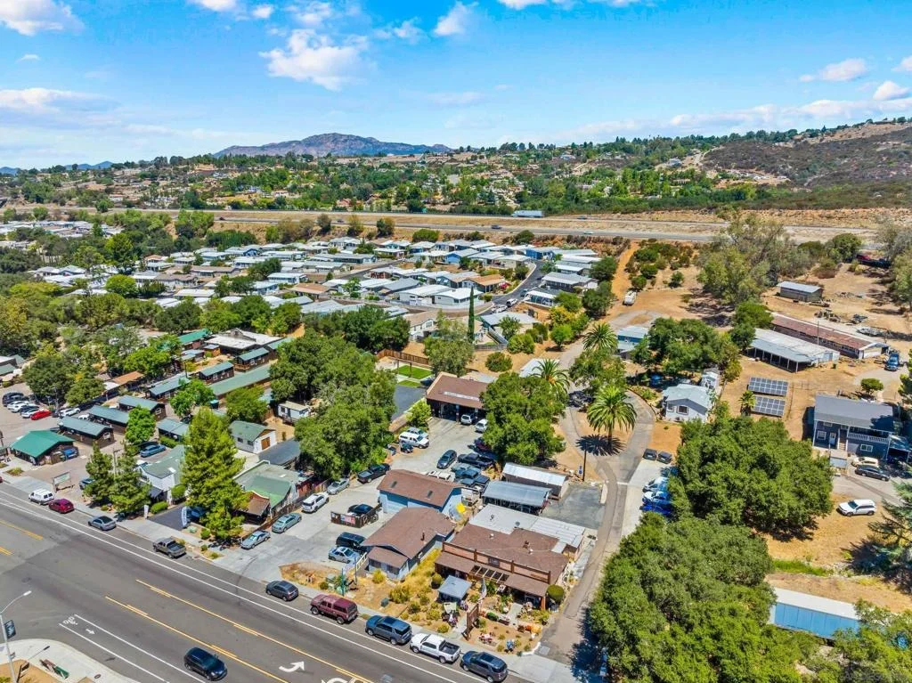 Photo of 2560 Alpine Blvd