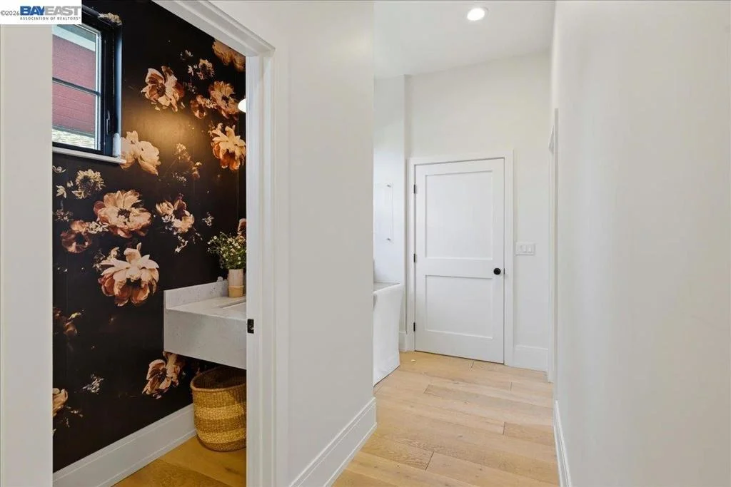 Photo of 3550 Vine St