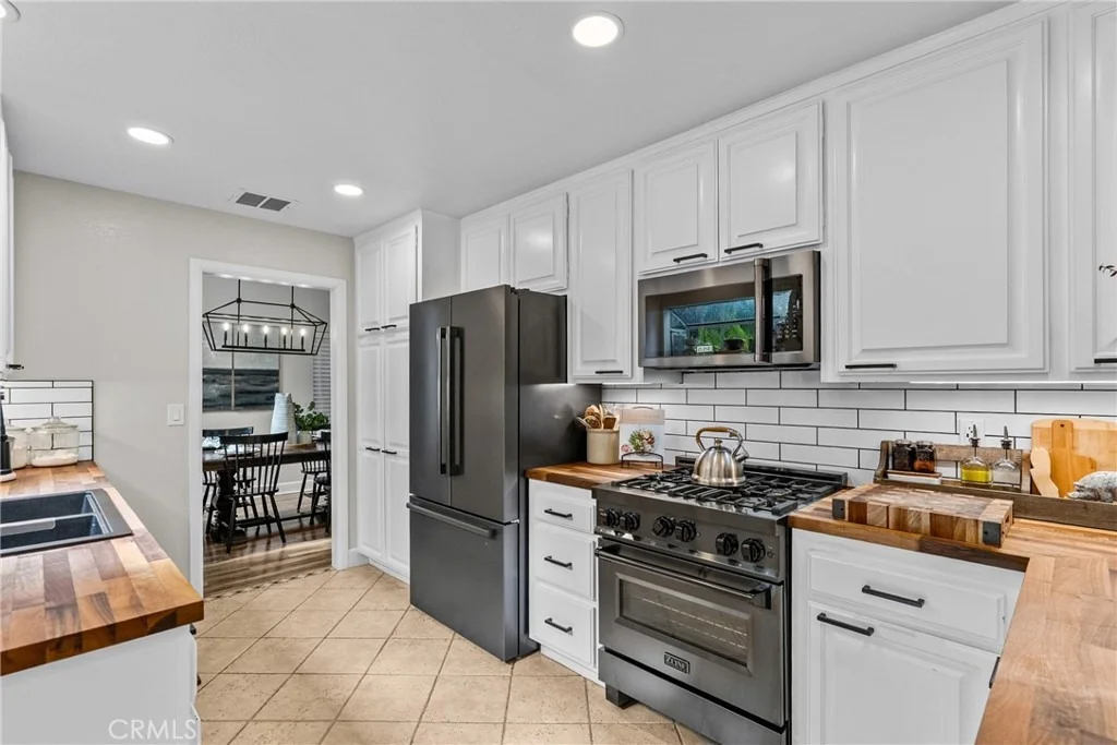 Photo of 24510 Apple St.