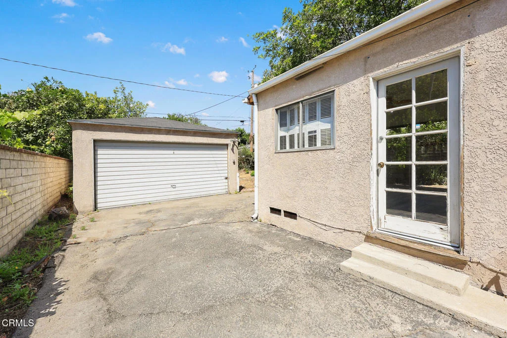 Photo of 321 S Griffith Park Drive