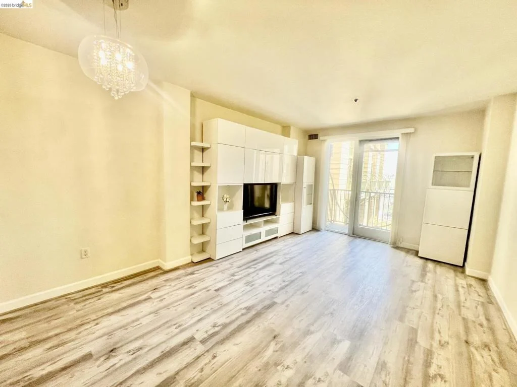 Photo of Unit 313 at 423 7th Street