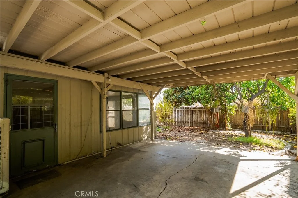 Photo of 1195 N Campus Avenue
