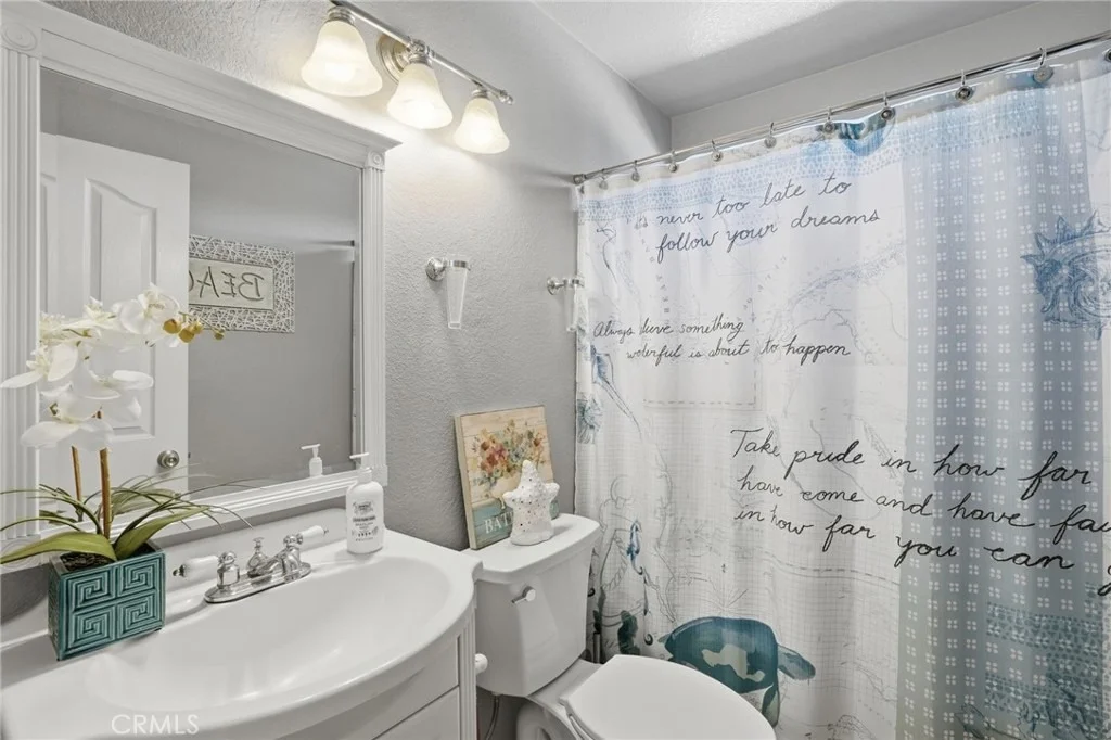 Photo of 12184 Knoll Crest