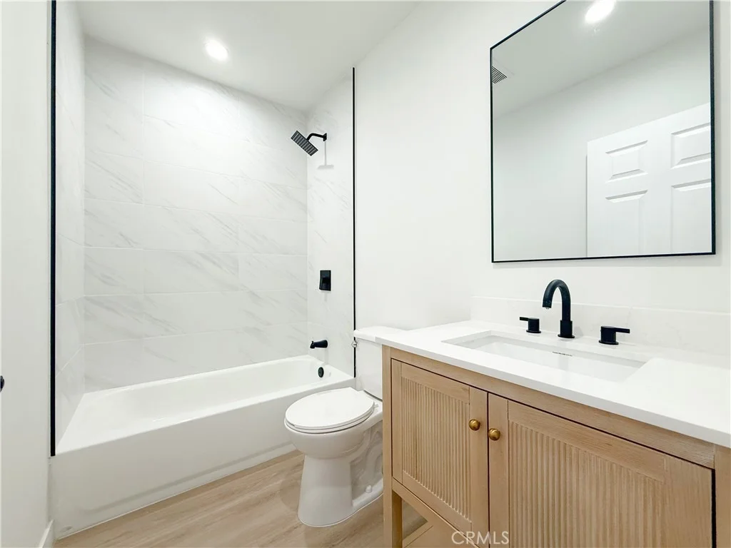 Photo of 917 W 130th Street