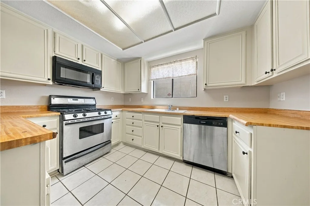 Photo of 2533 Topaz