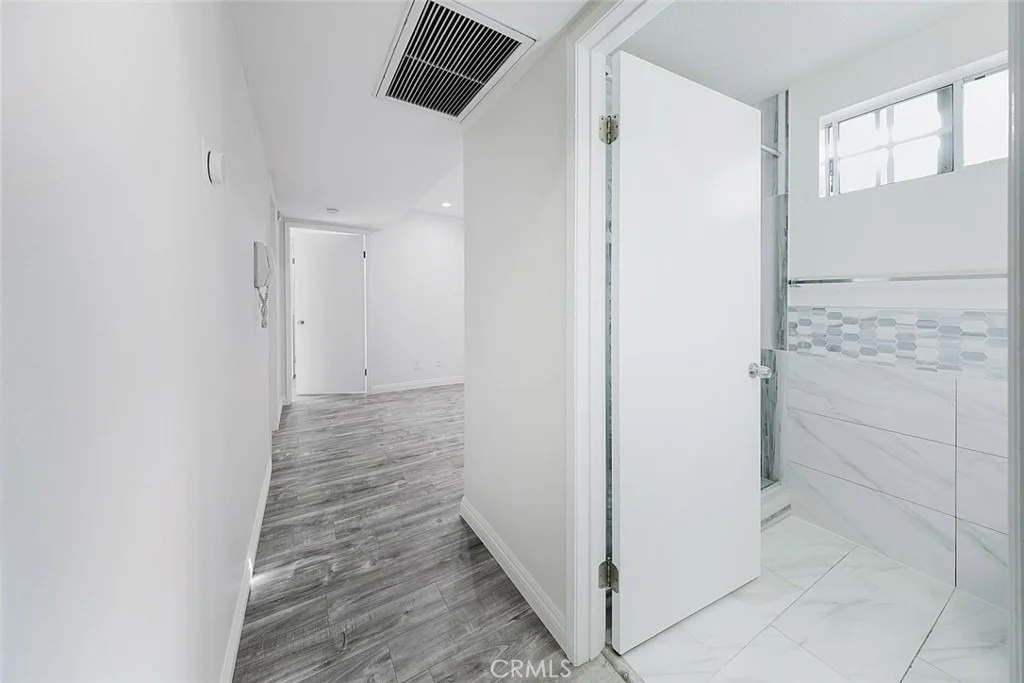 Photo of Unit 4 at 10274 Tujunga Canyon Boulevard