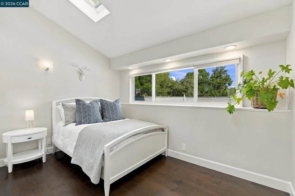 Photo of 180 High Eagle Rd