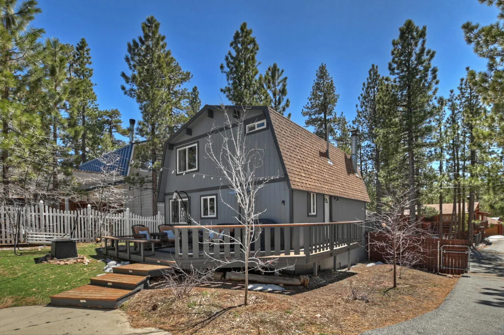 Photo of 40138 Hillcrest Drive