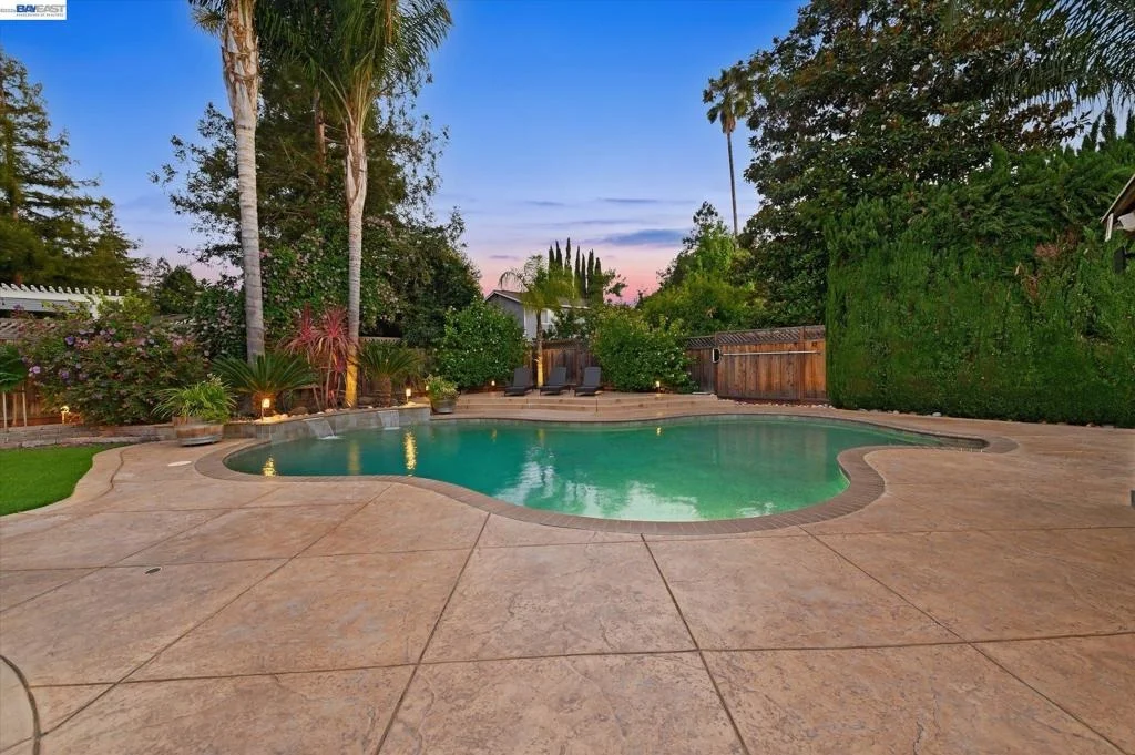 Photo of 3445 Claridge Dr