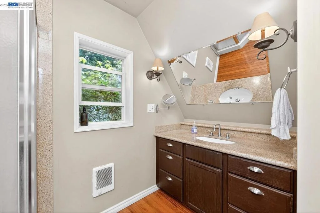 Photo of 35655 Palomares Rd
