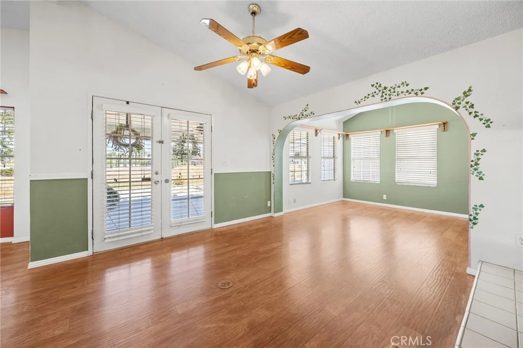 Photo of 2892 Peach Tree