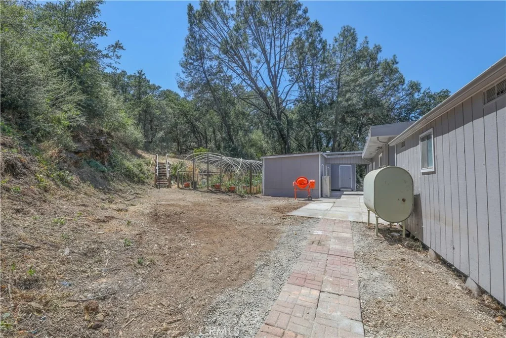 Photo of 15905 Kugelman