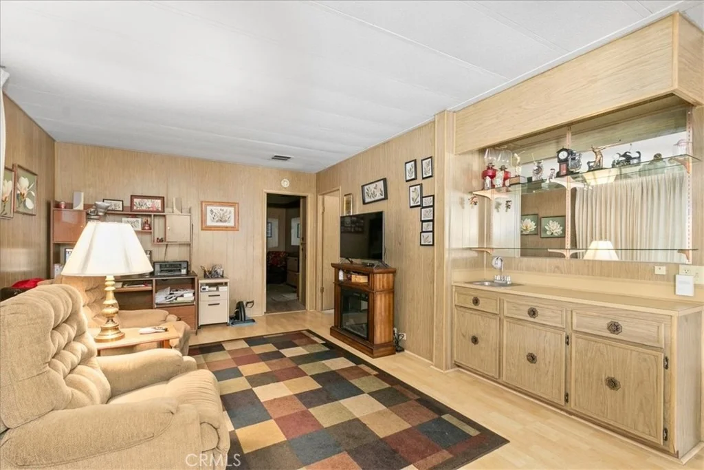 Photo of 10495 Frontier