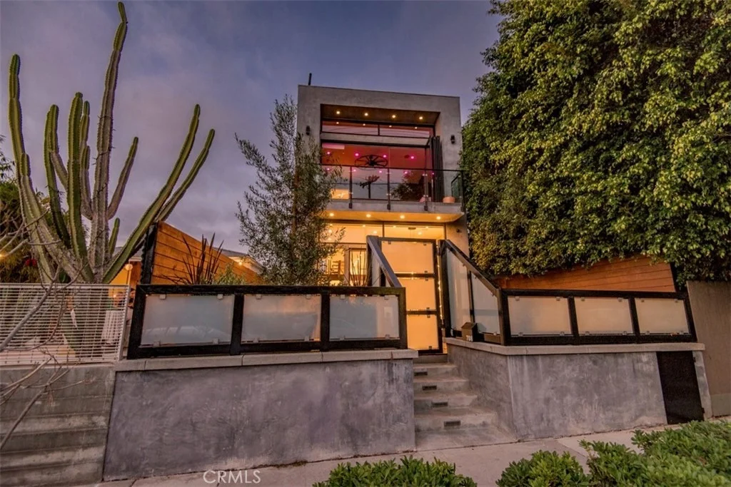 Photo of 708 Hampton Drive