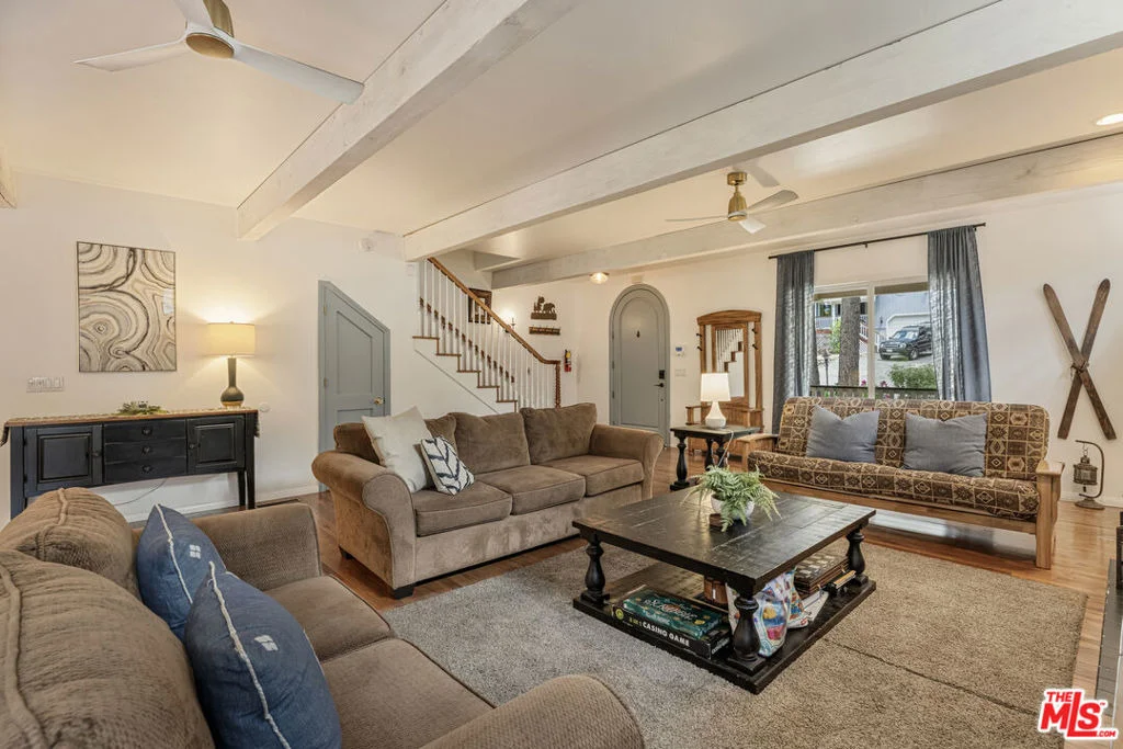 Photo of 208 Knoll Road