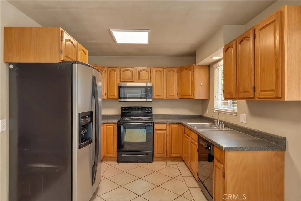 Photo of 827 W 2nd Avenue