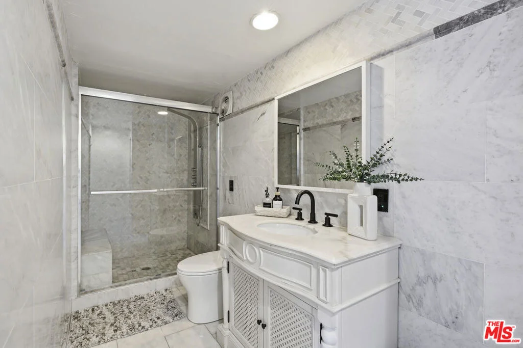 Photo of 2300 Benedict Canyon Drive