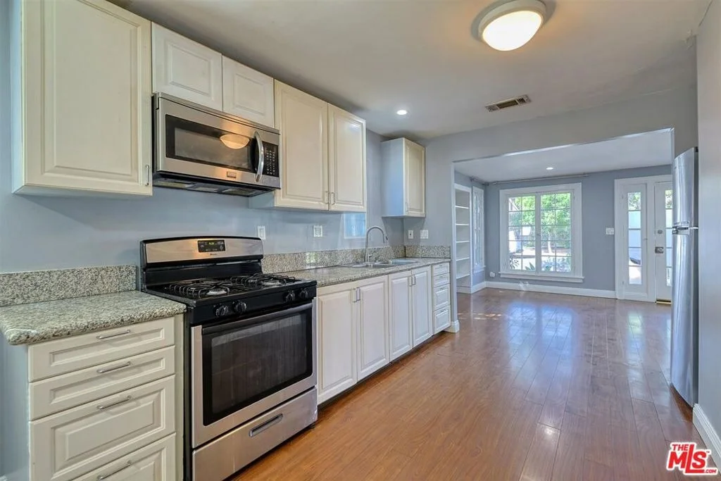 Photo of 512 E Tujunga Avenue