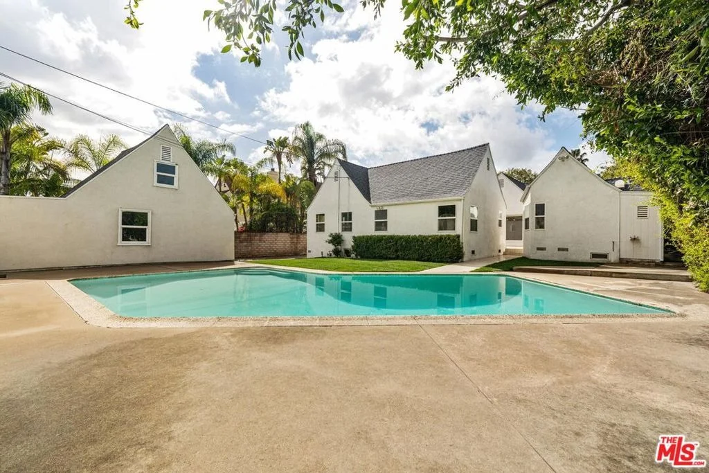 Photo of 512 N Elm Drive