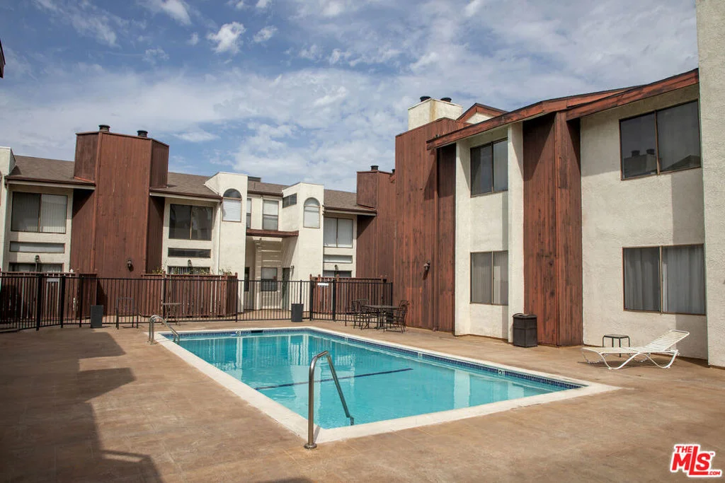 Photo of Unit 44 at 6323 Reseda Boulevard
