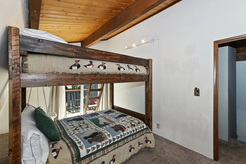 Photo of 40138 Hillcrest Drive
