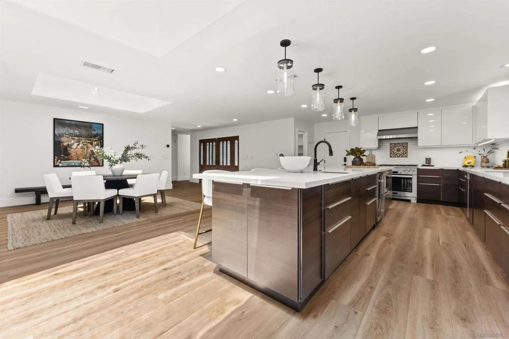Photo of 2451 Malibu Way