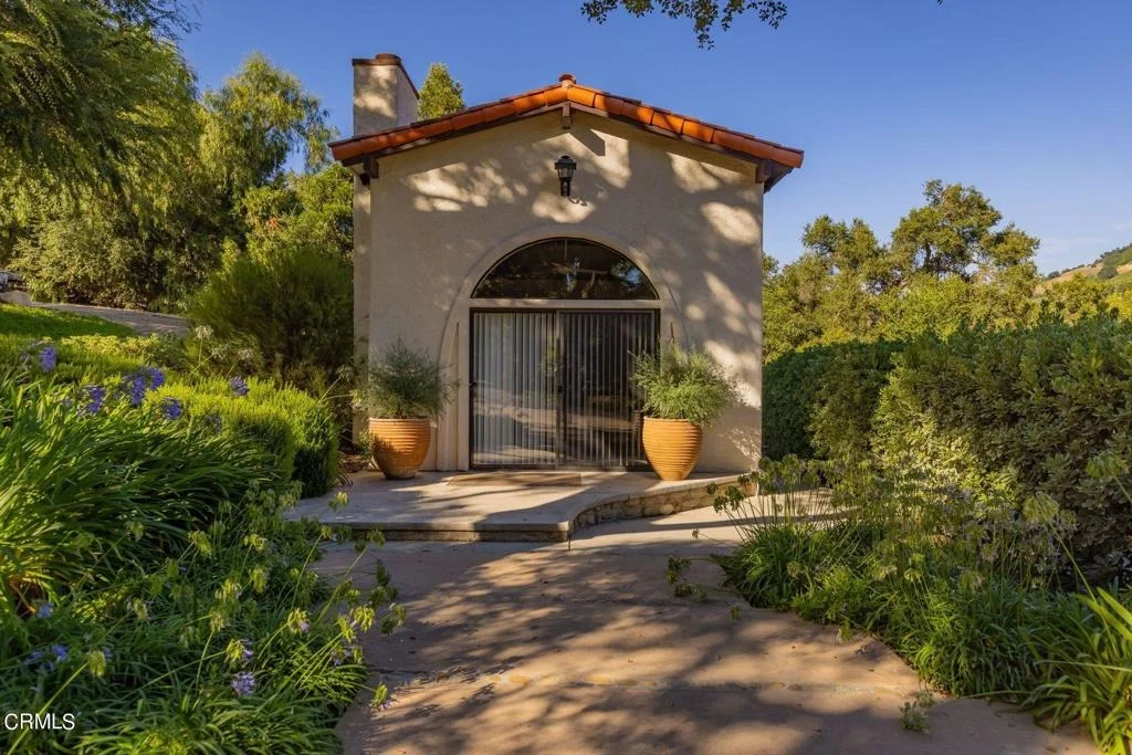 Photo of 10829 10883 Oak Knoll Road