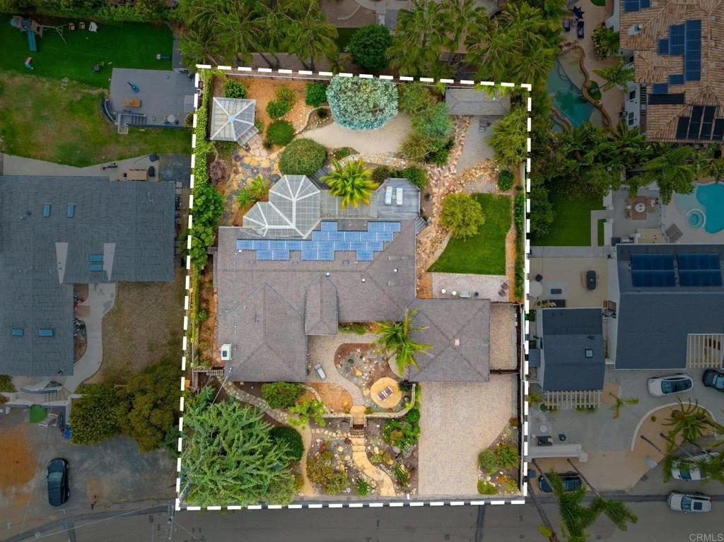Photo of 890 Passiflora Avenue