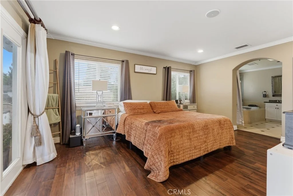 Photo of 520 W Hermosa