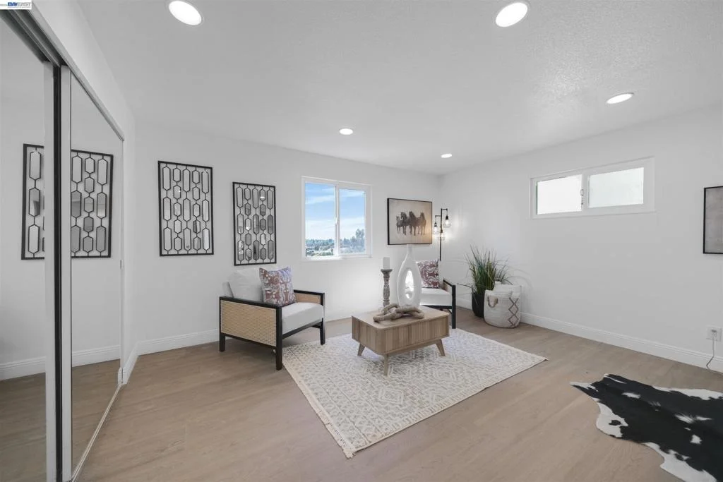 Photo of 1069 Central Blvd