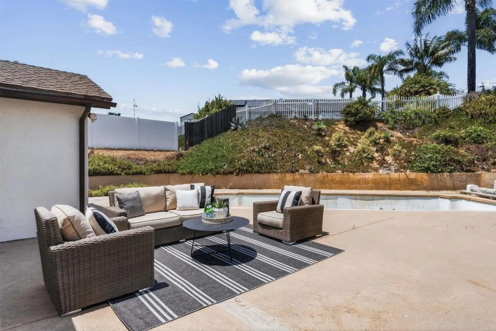 Photo of 818 Crest Drive