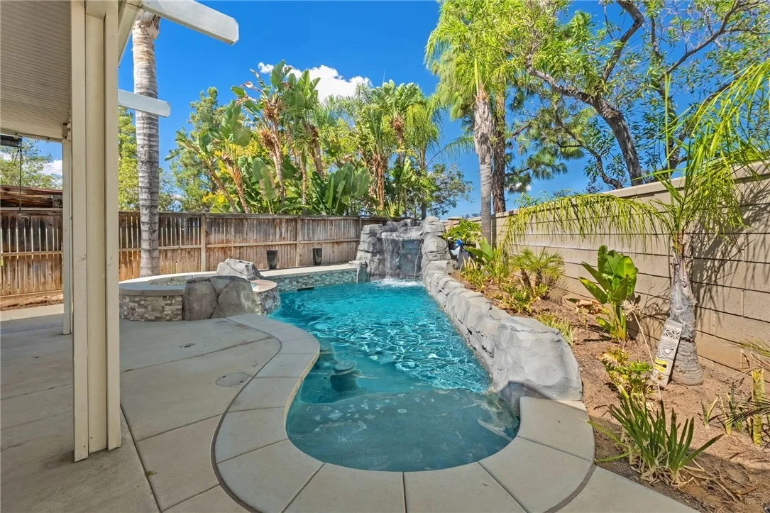 Photo of 26840 Redwood