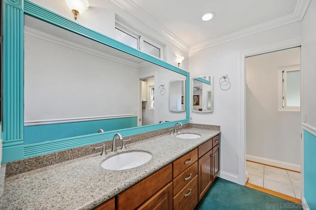 Photo of 4488 La Canada