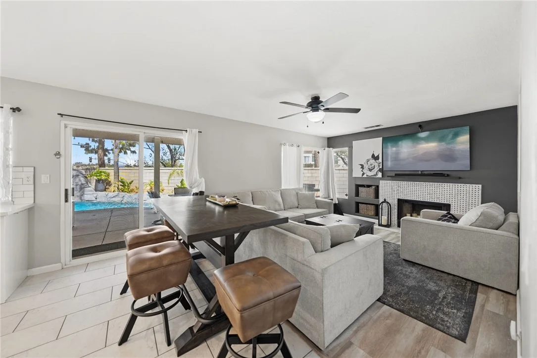 Photo of 26840 Redwood
