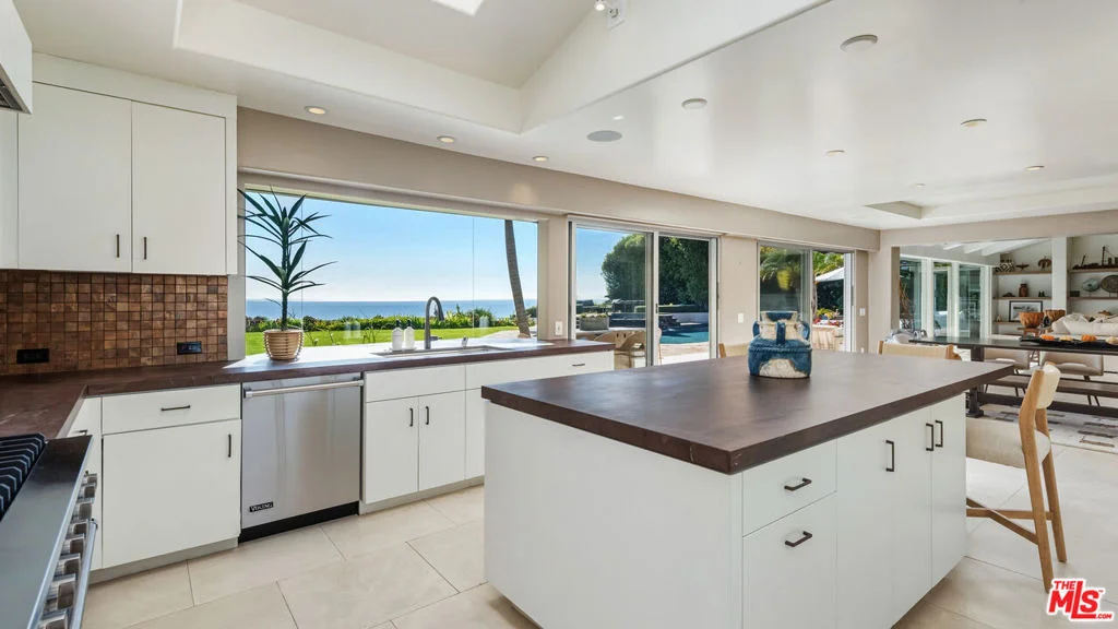 Photo of 29020 Cliffside Drive