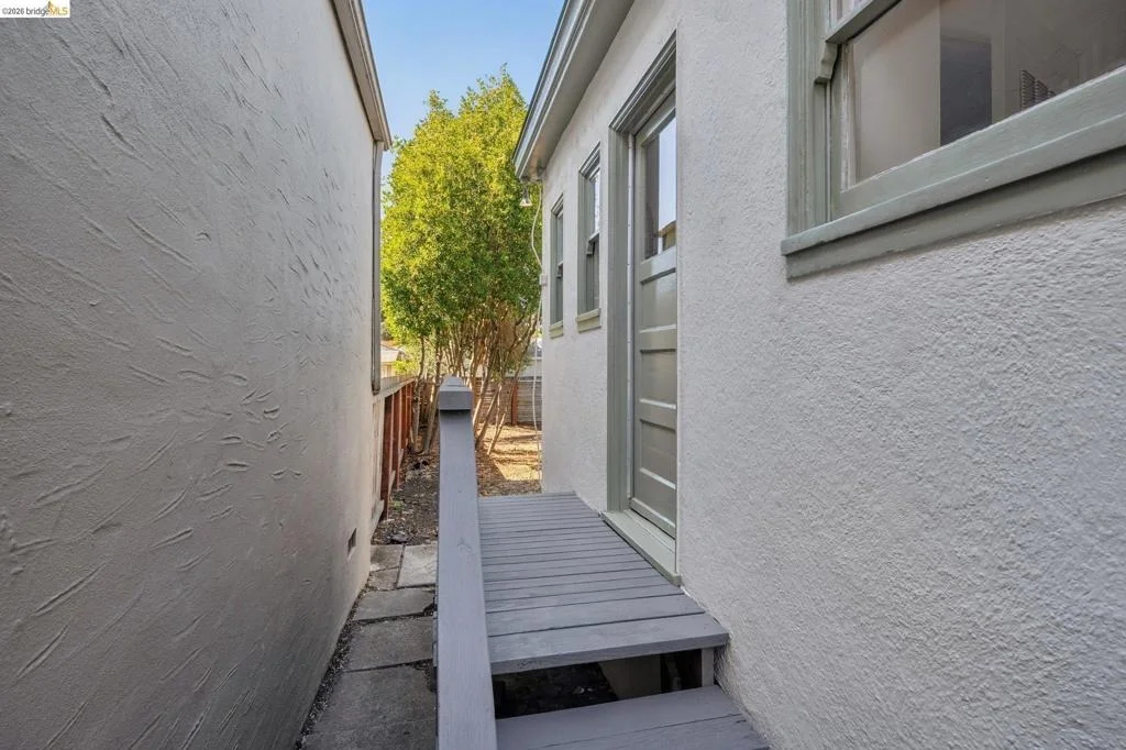 Photo of 736 Key Route Blvd