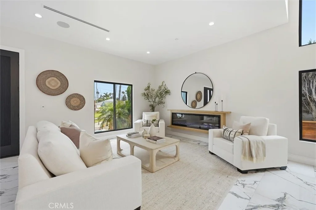 Photo of 2126 Havemeyer Lane