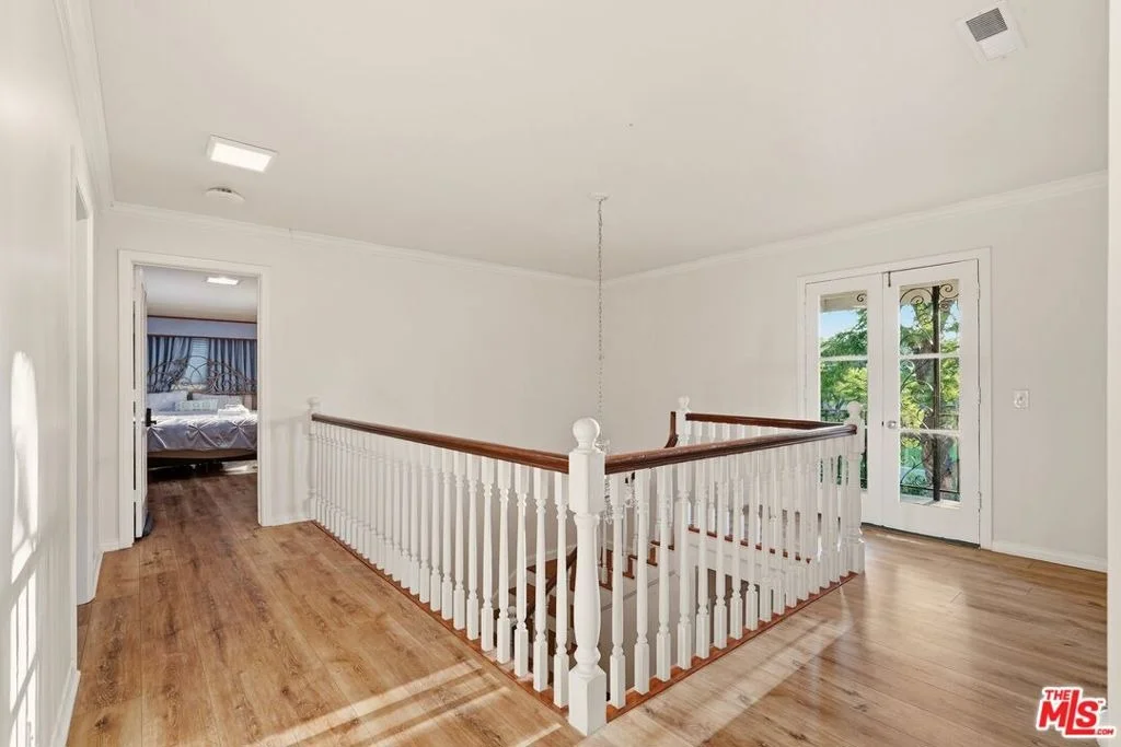 Photo of 900 Gainsborough Drive