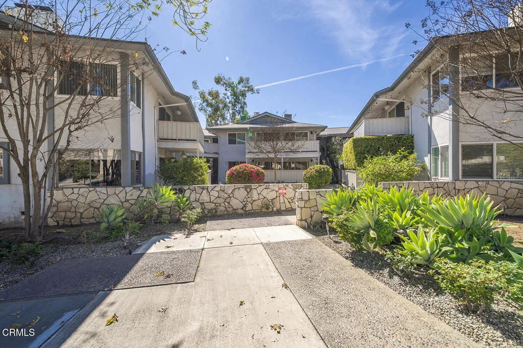 Photo of Unit 1 at 389 Cliff Drive