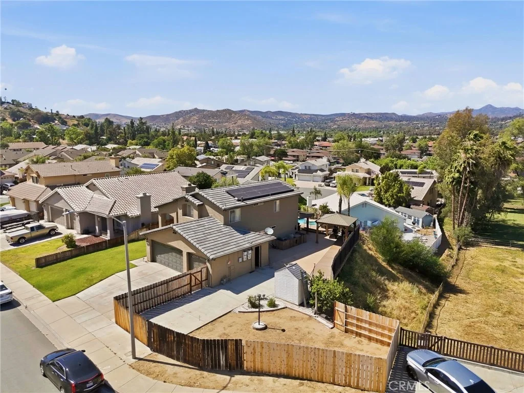 Photo of 12184 Knoll Crest
