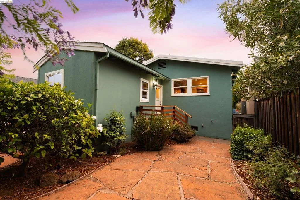Photo of 1009 Key Route Blvd